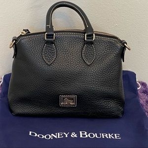 LNWOT Dooney & Bourke Dillen Crossbody Satchel